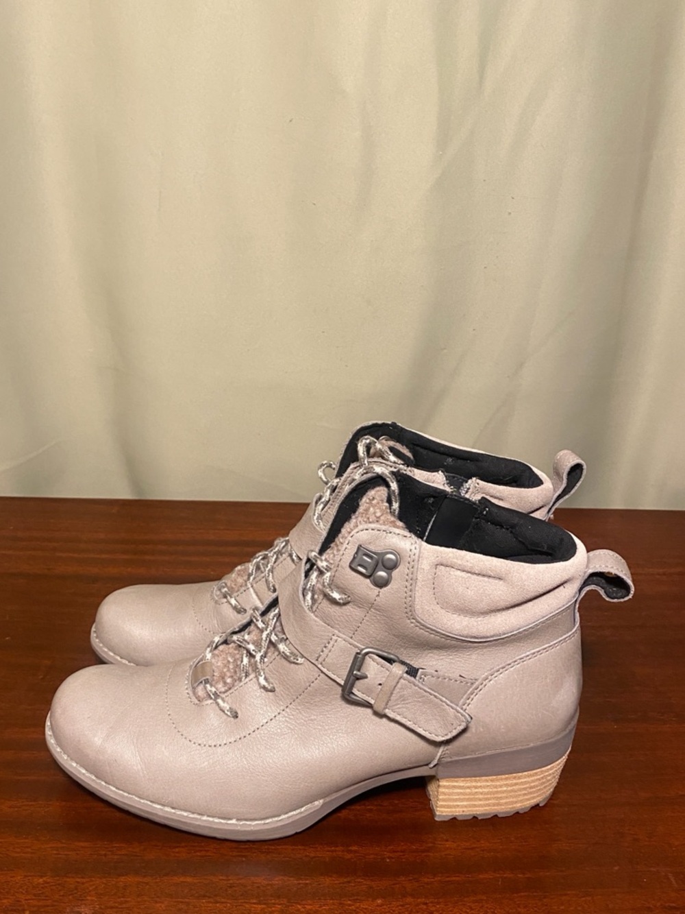 Merrell Shiloh II Waterproof  Casual boots  Moon Rock size 9.5